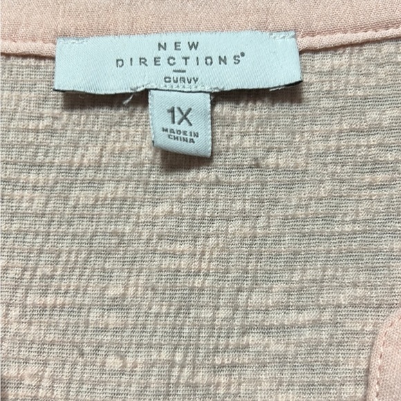 Plus Size Pink Blouse 1X - Picture 2 of 3